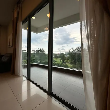 L Homestay The Loft Imago Spacious House Big Family Kota Kinabalu Exterior photo