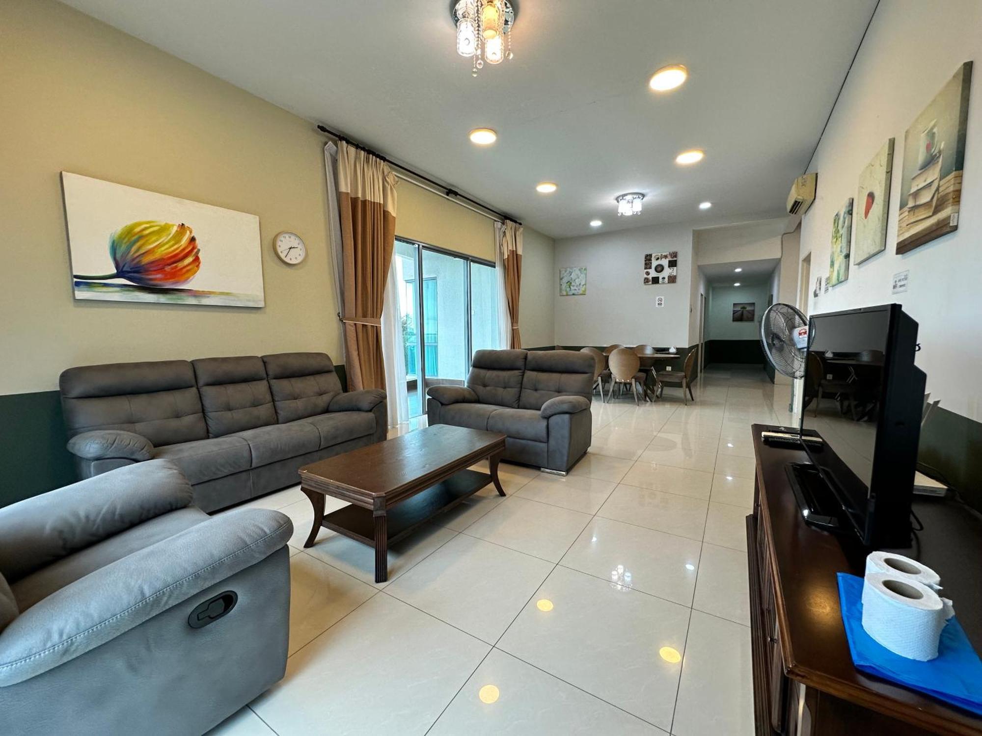 L The Loft Imago Spacious House Big Family Apartment Kota Kinabalu
